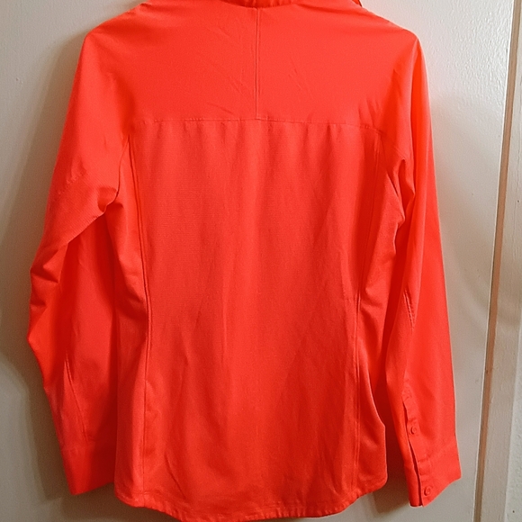 Heat Gear Women's Bright Salmon Color Button-Up Blouse - Picture 5 of 6